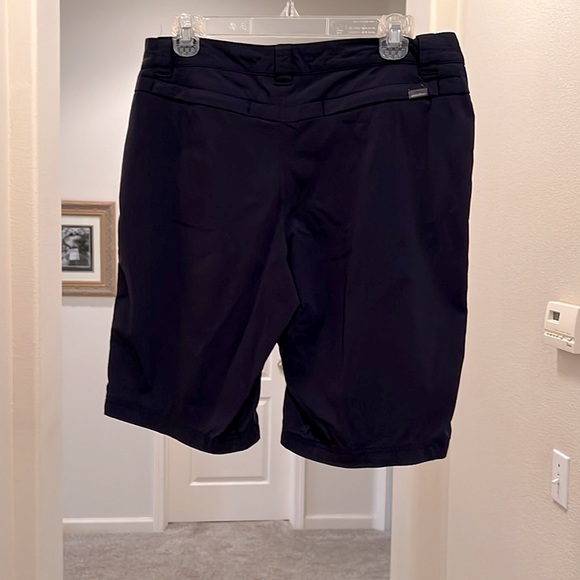 Eddie Bauer women’s shorts - Picture 2 of 5